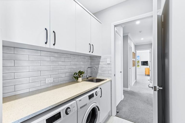 Photo of property in 10 Pekanga Road, Orewa, 0931