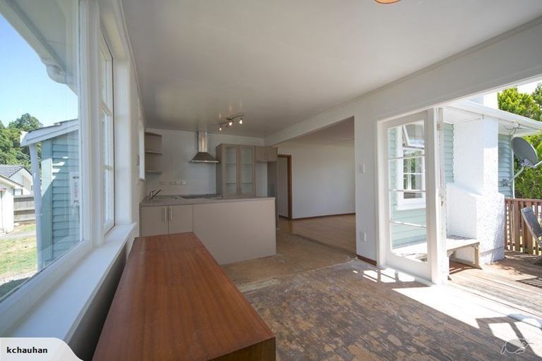 Photo of property in 27 Vanguard Road, Kelston, Auckland, 0602