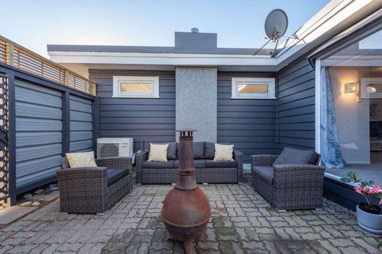 Photo of property in 18 Kowhai Grove, Raumati Beach, Paraparaumu, 5032