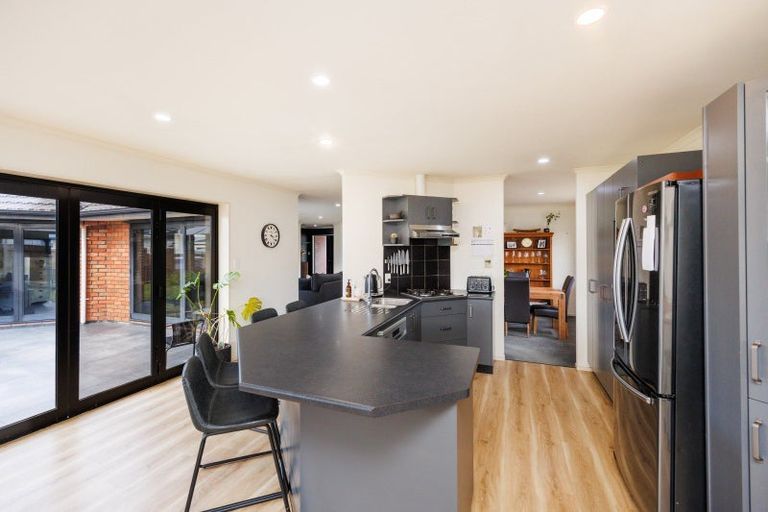 Photo of property in 17 Daniel Place, Kelvin Grove, Palmerston North, 4414