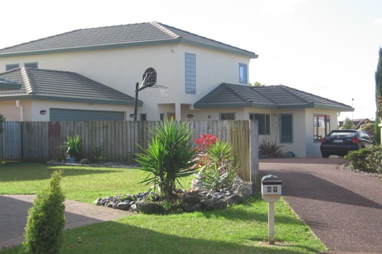 Photo of property in 27 Connemara Court, West Harbour, Auckland, 0618