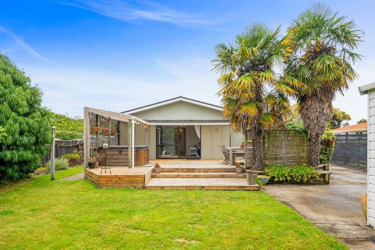 Photo of property in 3 Tawa Street, Waikanae, 5036