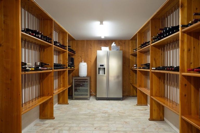 Photo of property in 214 Collingwood Street, Nelson South, Nelson, 7010