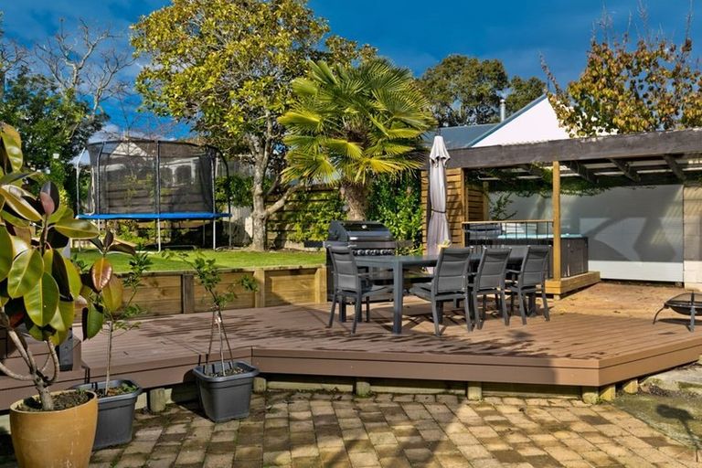 Photo of property in 65 Luckens Road, West Harbour, Auckland, 0618