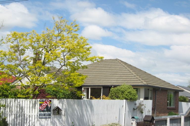 Photo of property in 12 Dunedin Street, Redwood, Christchurch, 8051