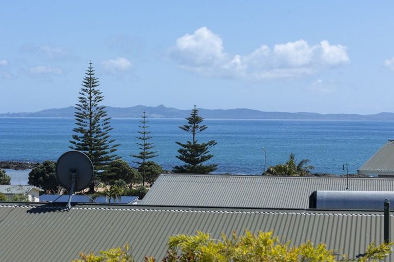 Photo of property in 42 Stratford Drive, Cable Bay, 0420