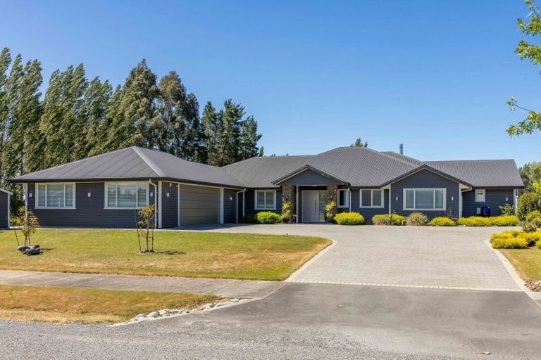 Photo of property in 10 Burntwood Lane, Pegasus, 7612