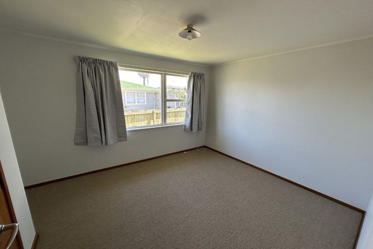 Photo of property in 21 Convair Crescent, Mangere, Auckland, 2022