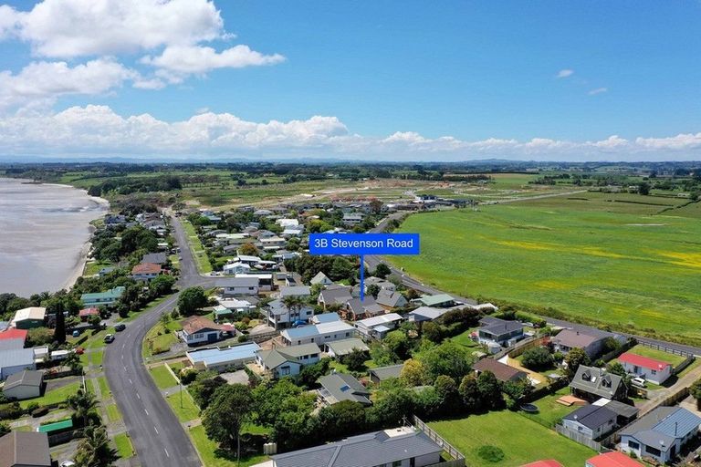 Photo of property in 3b Stevenson Road, Clarks Beach, 2122