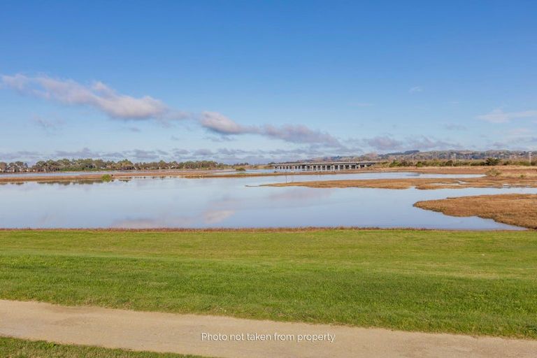 Photo of property in 74 Meeanee Quay, Westshore, Napier, 4110