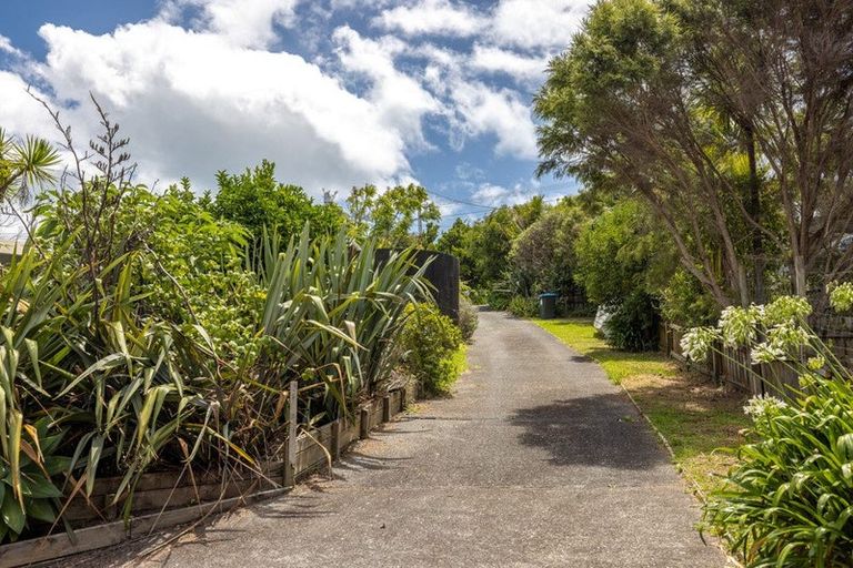 Photo of property in 8 Wellington Road, Surfdale, Waiheke Island, 1081