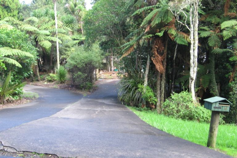 Photo of property in 14 Taraire Road, Titirangi, Auckland, 0604