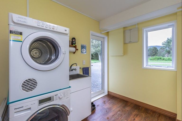 Photo of property in 233 North Manakau Road, Manakau, Levin, 5573