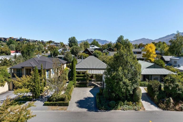 Photo of property in 68 Devon Street, Arrowtown, 9302