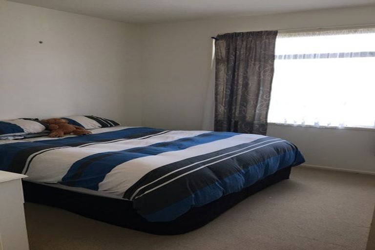 Photo of property in 130/2 Armoy Drive, East Tamaki, Auckland, 2016