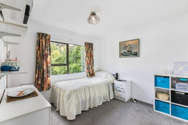 Photo of property in 25 Waiora Road, Stanmore Bay, Whangaparaoa, 0932