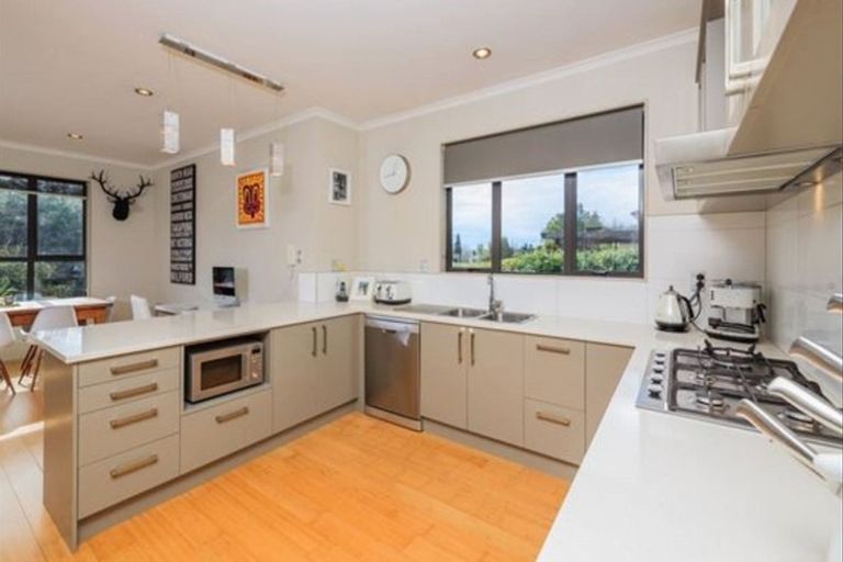 Photo of property in 31a Alexander Avenue, Torbay, Auckland, 0630