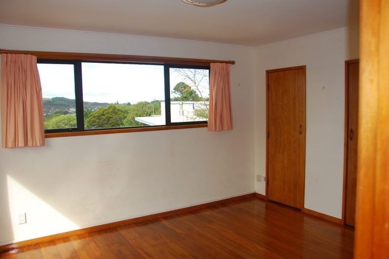 Photo of property in 5 Braemar Terrace, Johnsonville, Wellington, 6037