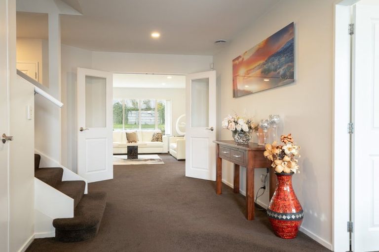 Photo of property in 8 Neston Grove, Churton Park, Wellington, 6037