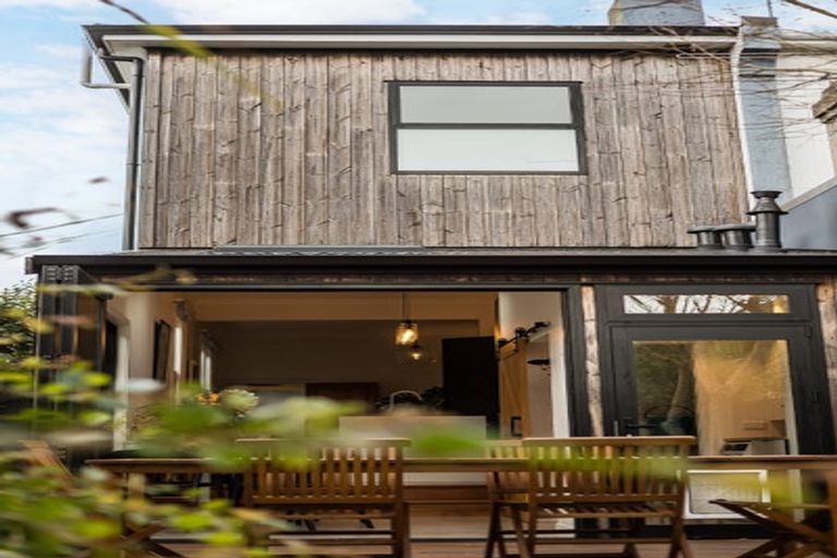 Photo of property in 104 Britomart Street, Berhampore, Wellington, 6023