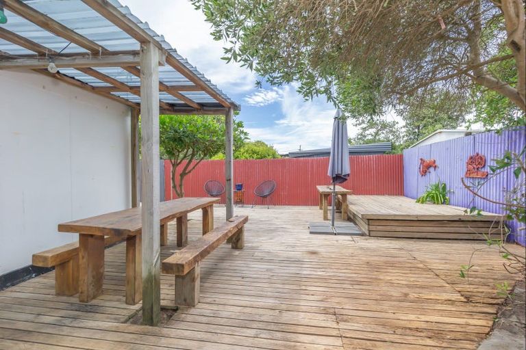 Photo of property in 15 Rangitane Street, Himatangi Beach, Foxton, 4891