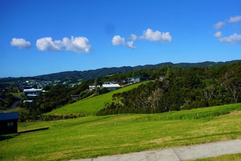 Photo of property in 7 Blue Moon Rise, Langs Beach, 0582