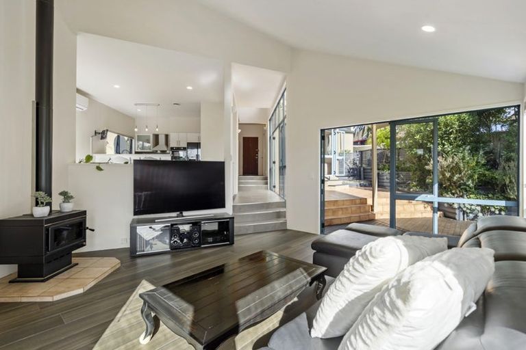 Photo of property in 11 Wilmington Place, Forrest Hill, Auckland, 0620