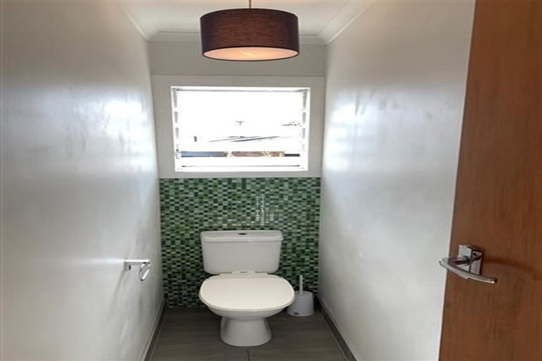 Photo of property in 22 Botany Road, Howick, Auckland, 2010