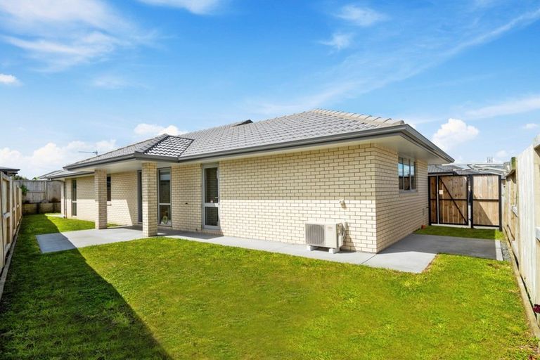 Photo of property in 37 Puhirake Crescent, Pyes Pa, Tauranga, 3112
