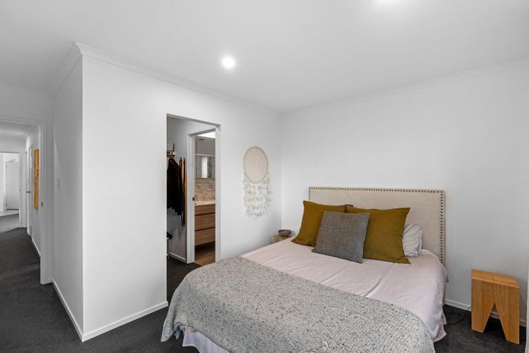 Photo of property in 6 Tarara Lane, Kumeu, 0810