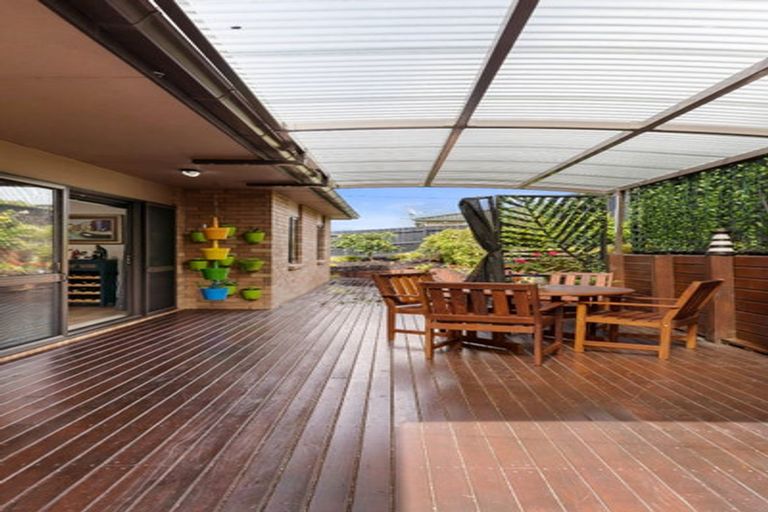 Photo of property in 53 Chesterfield Way, Orewa, 0931