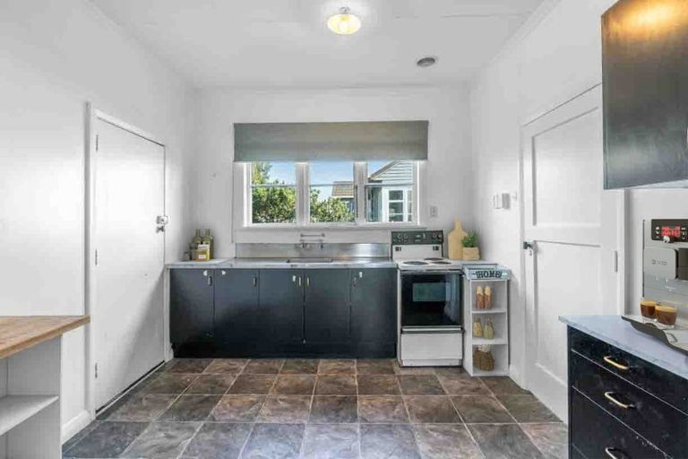 Photo of property in 14 Doyle Street, Bluff, 9814