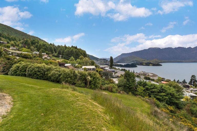 Photo of property in Alpine Meadows Apartments, 135f Fernhill Road, Fernhill, Queenstown, 9300