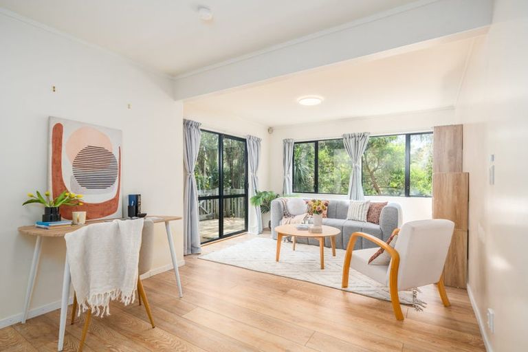 Photo of property in 5 Ashfield Grove, Churton Park, Wellington, 6037