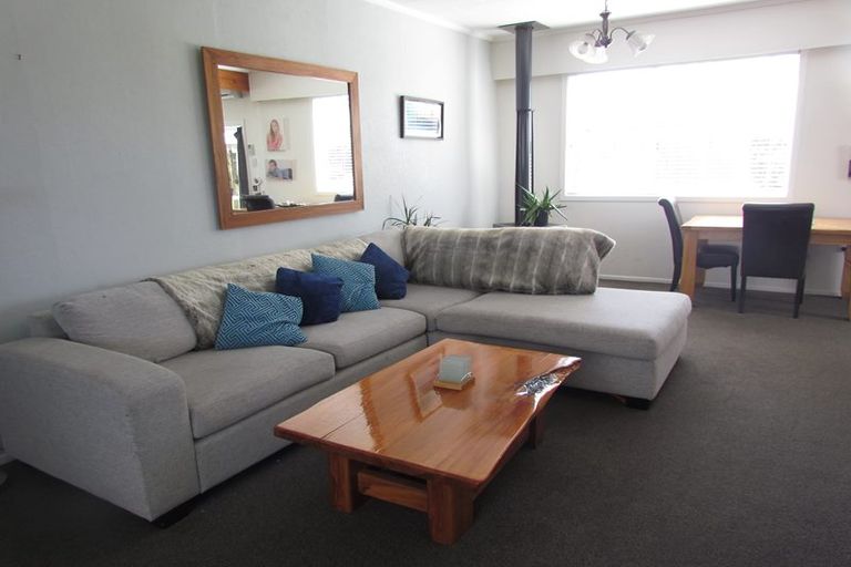 Photo of property in 4 Tikorangi Road East, Tikorangi, Waitara, 4383