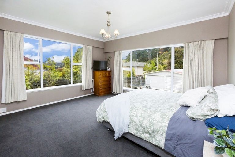Photo of property in 73 Kamahi Street, Stokes Valley, Lower Hutt, 5019