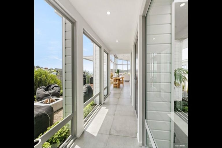 Photo of property in 17 Ardern Avenue, Stanmore Bay, Whangaparaoa, 0932