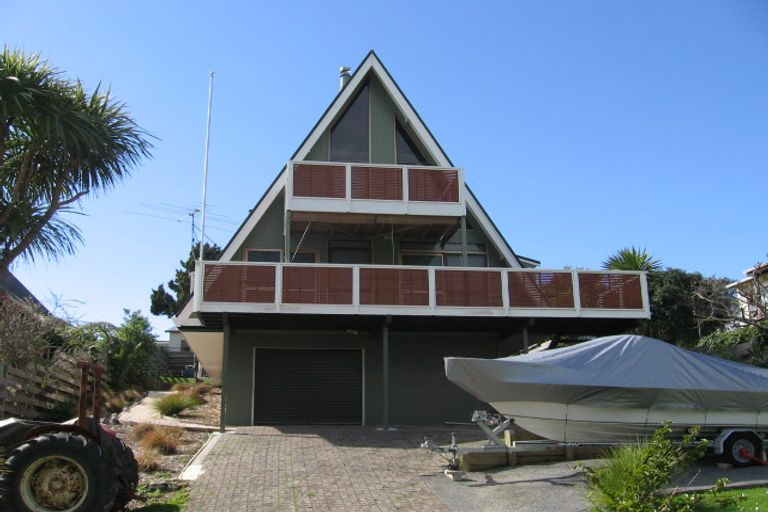 Photo of property in 8 Rewa Place, Russell, 0202