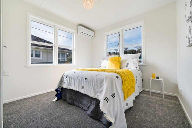 Photo of property in 65 Farquhar Road, Glendene, Auckland, 0602