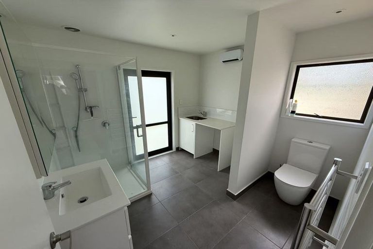 Photo of property in 20b Regency Place, Sunnynook, Auckland, 0632