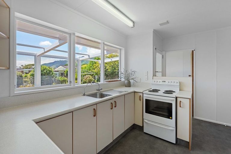 Photo of property in 49 Sylvan Avenue, Waikanae, 5036