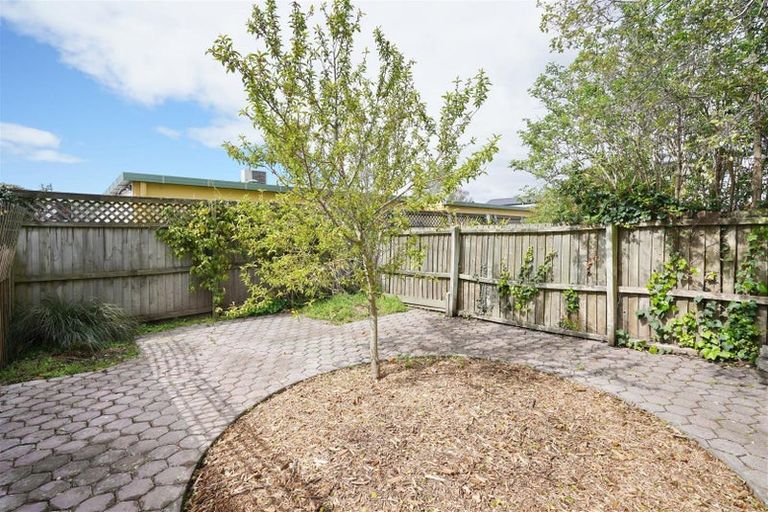 Photo of property in 46 Woodville Street, Edgeware, Christchurch, 8013