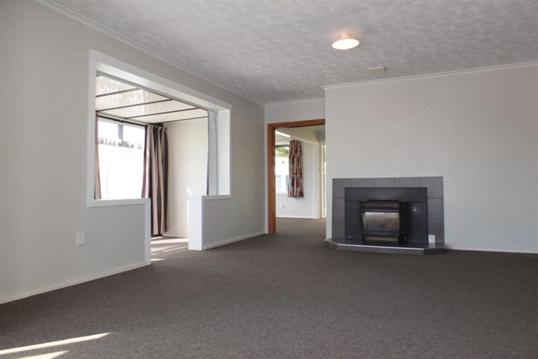 Photo of property in 1/50 Vancouver Crescent, Wainoni, Christchurch, 8061