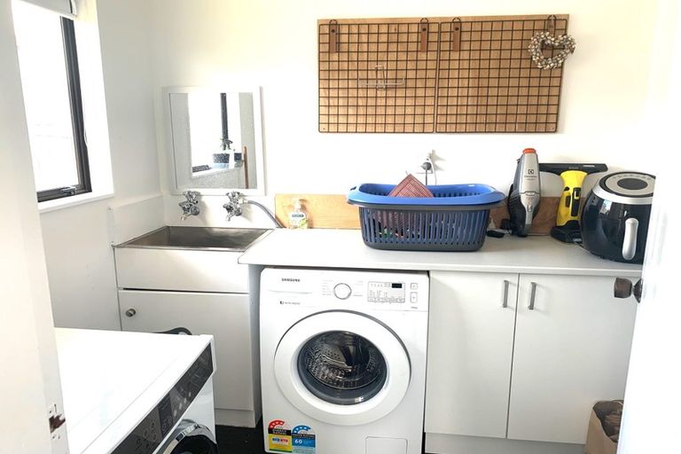 Photo of property in 5b Fernwood Court, Woodridge, Wellington, 6037