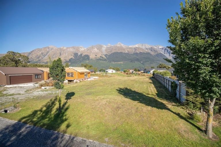 Photo of property in 10 Lochburn Avenue, Glenorchy, 9372