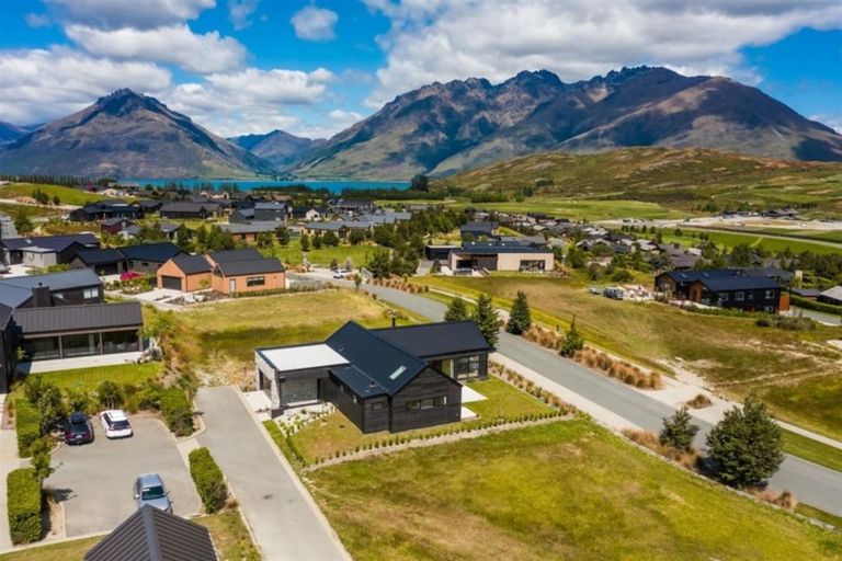 Photo of property in 9 Mcadam Drive, Jacks Point, Queenstown, 9371