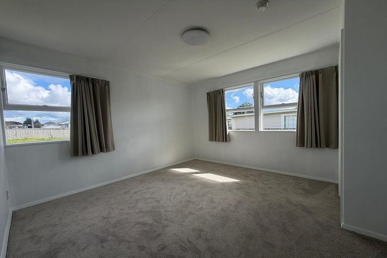 Photo of property in 76 Cambridge Terrace, Papatoetoe, Auckland, 2025