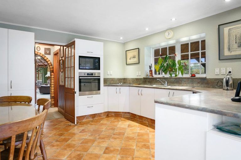 Photo of property in 261 Shakespeare Street, Leamington, Cambridge, 3432