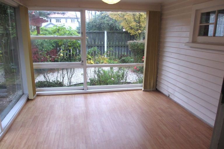 Photo of property in 2/15 Memorial Avenue, Ilam, Christchurch, 8053