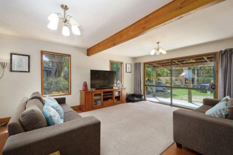 Photo of property in 6 Astelia Way, Waipahihi, Taupo, 3330